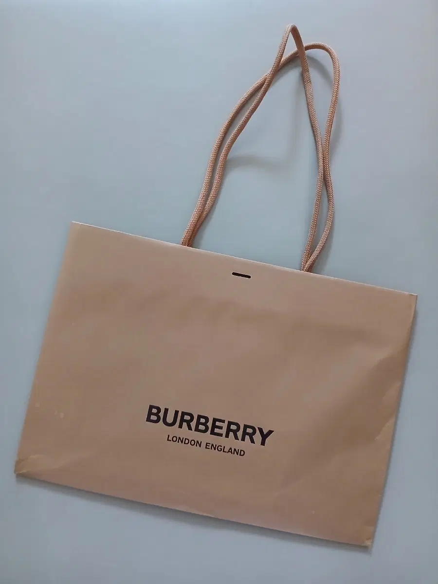 https://media.bunjang.co.kr/product/426953036_1_1787988945_w{res}.jpg